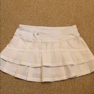 White ivivva skirt